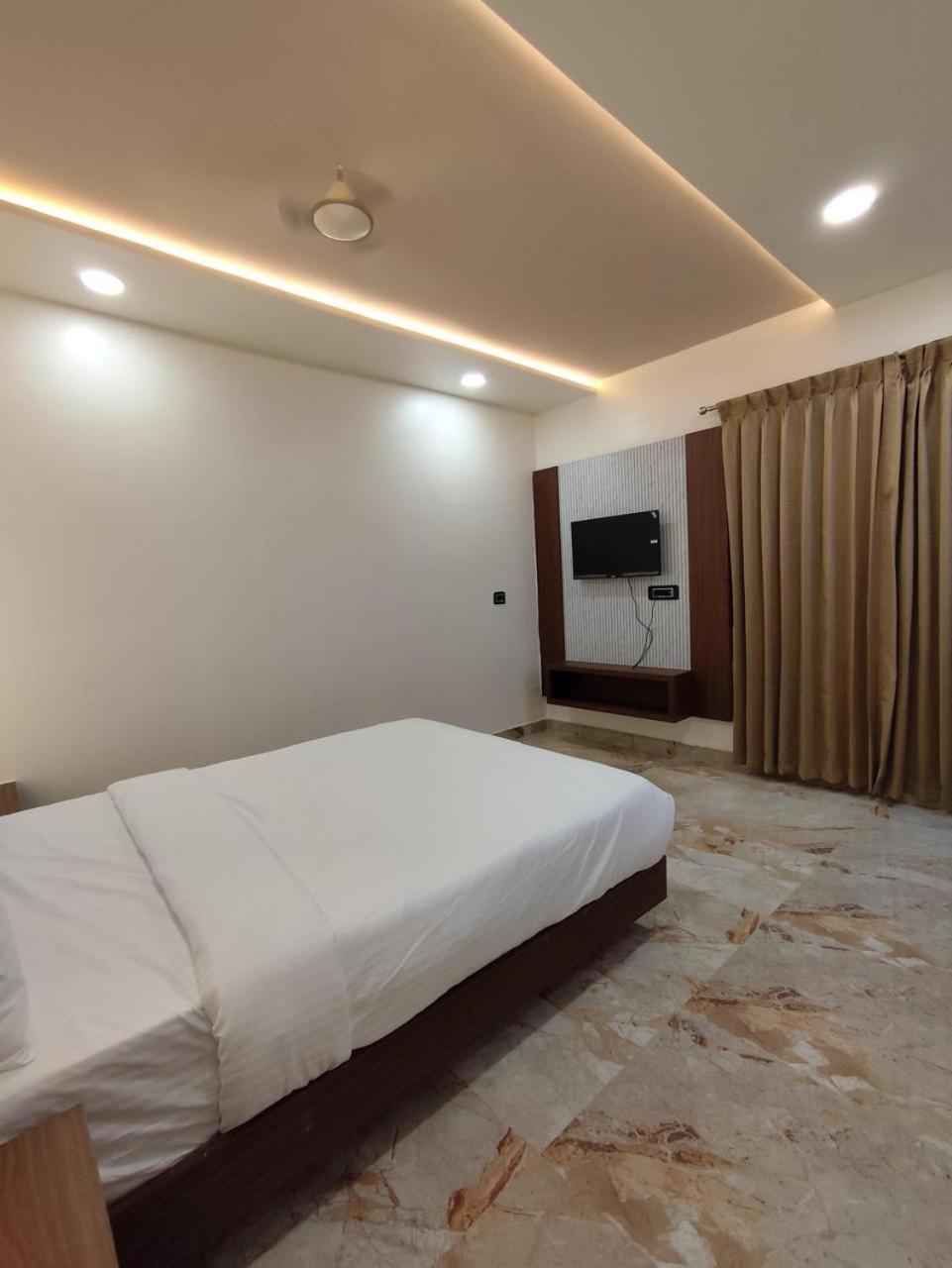 Sree Mahalakshmi Residency By K Hotels Virudunagar 外观 照片